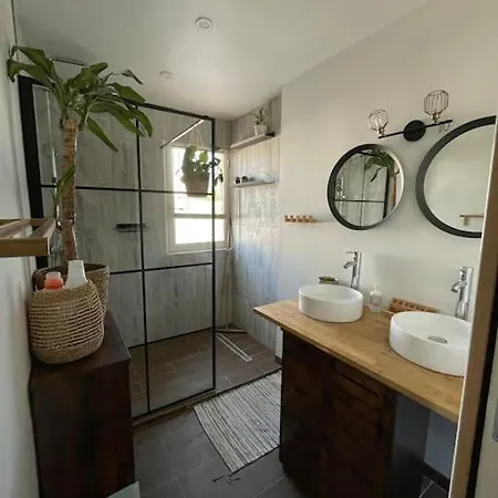 Joli Duplex De 75M2 A 10Mn A Pieds De La Plage Le Lavandou Exterior foto